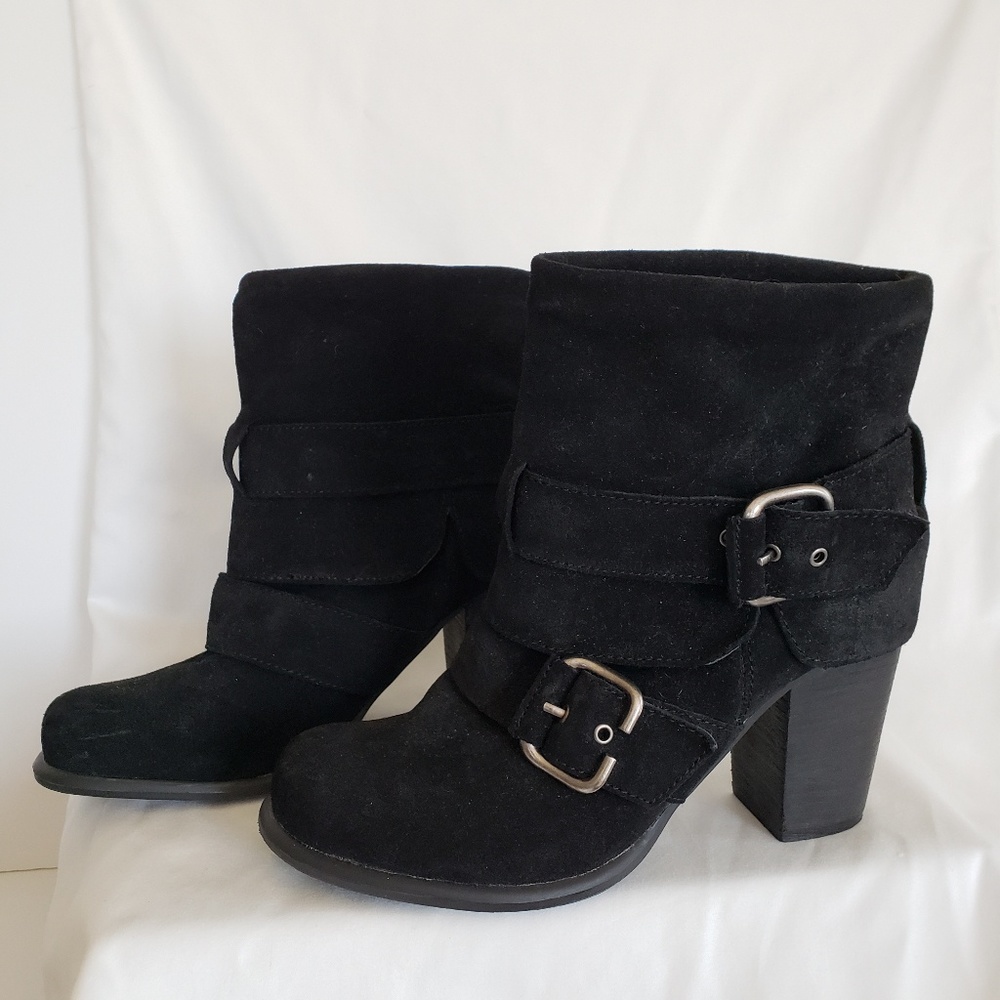 Steve Madden Black Suede booties
